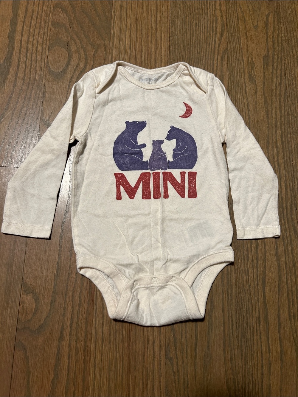 Old Navy & Gap Long Sleeve White and Red Baby Bodysuit Set - Picture 5 of 9